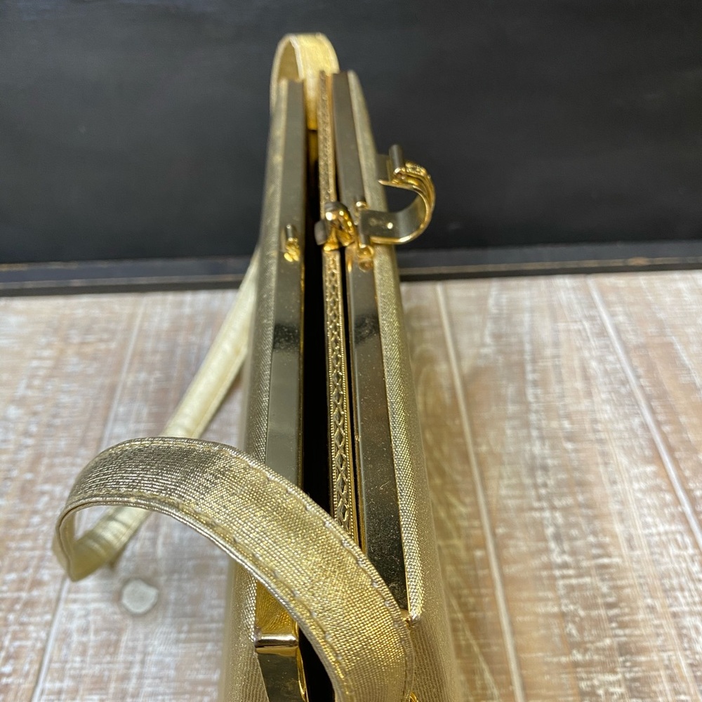 Midcentury Gold Shoulder Purse - Picture 3 of 8